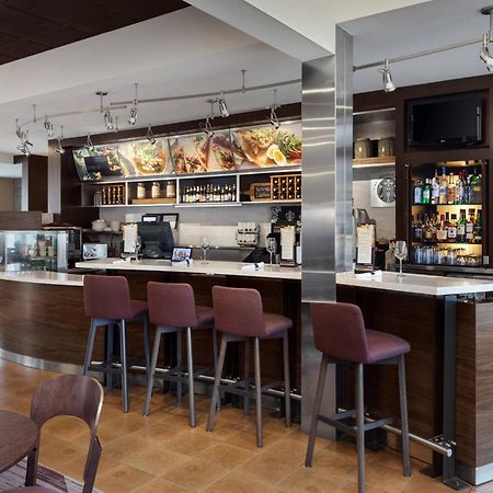 Courtyard Philadelphia Willow Grove Bagian luar foto