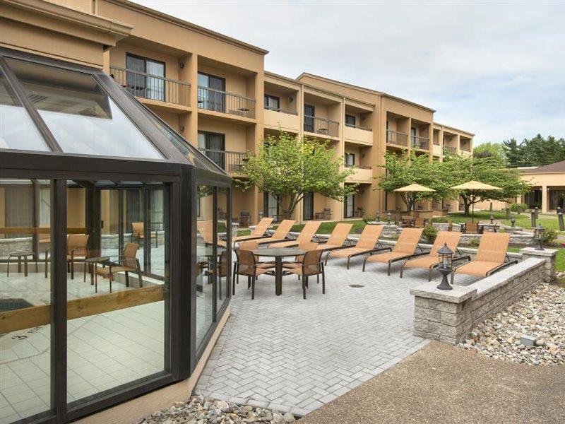 Courtyard Philadelphia Willow Grove Bagian luar foto