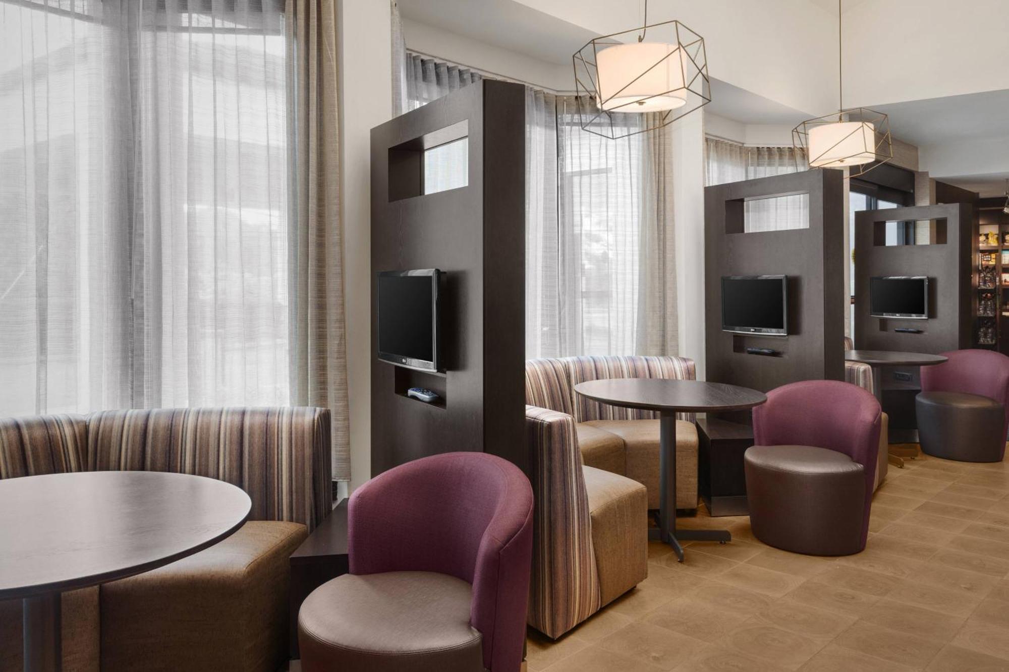 Courtyard Philadelphia Willow Grove Bagian luar foto