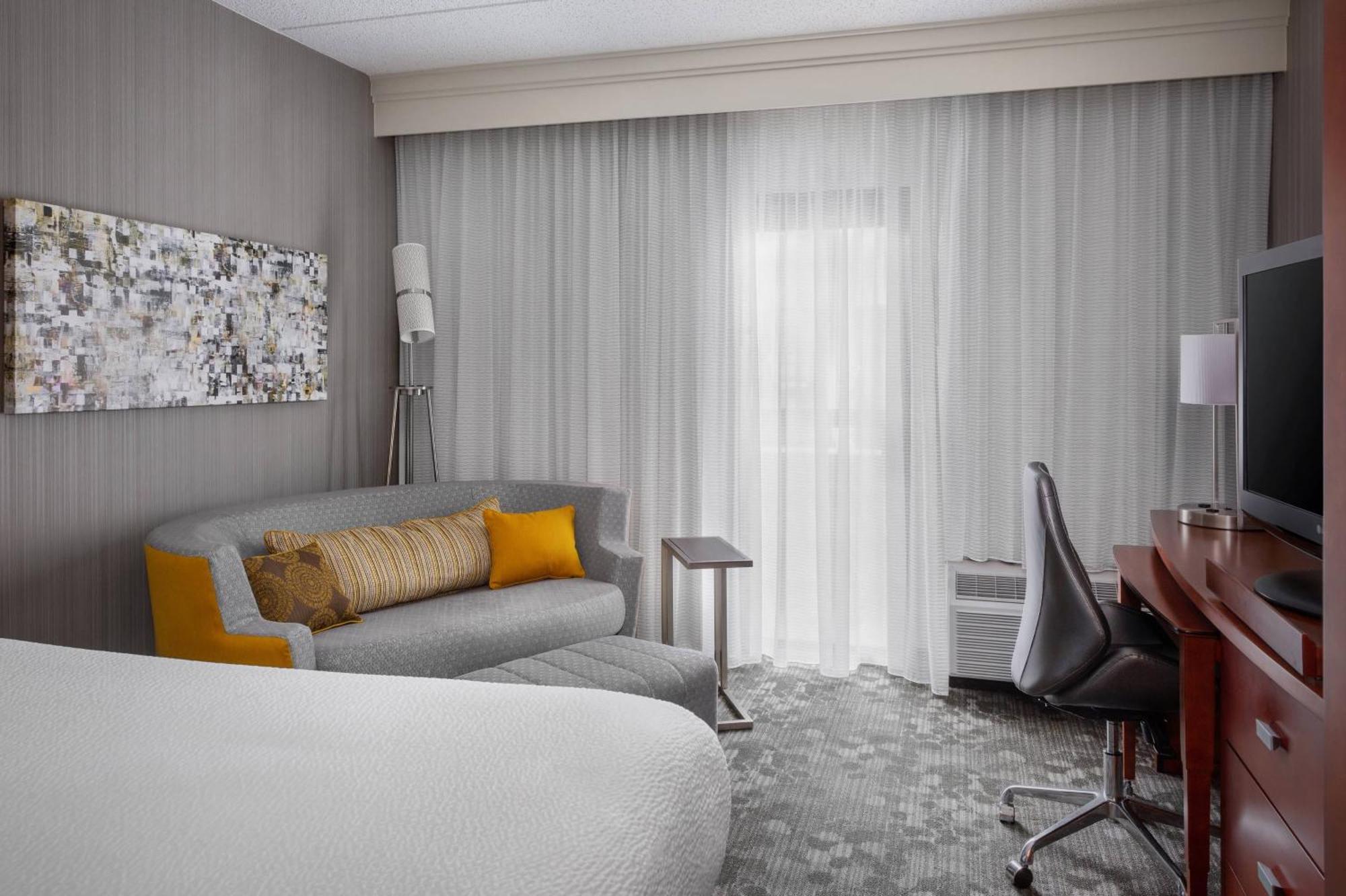 Courtyard Philadelphia Willow Grove Bagian luar foto